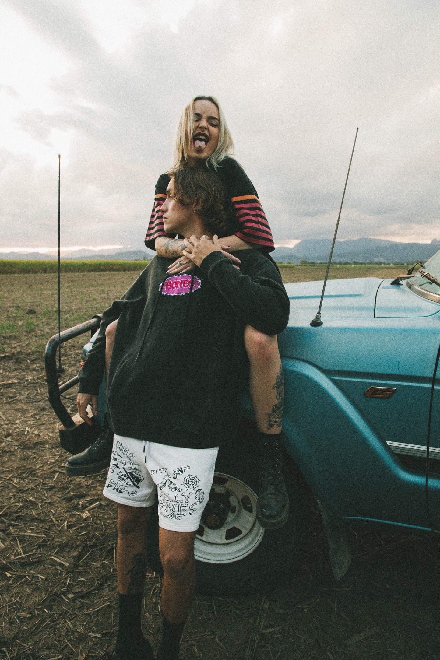 Bones Barb Hoodie - Acid Black