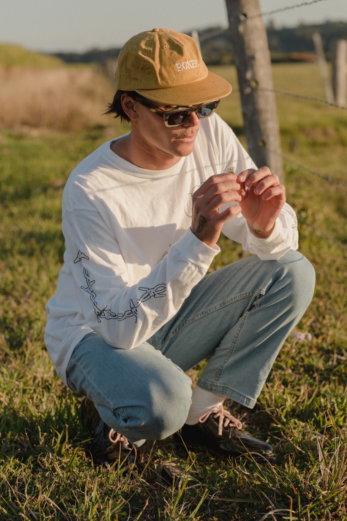 Wire Heart LS TEE -  White